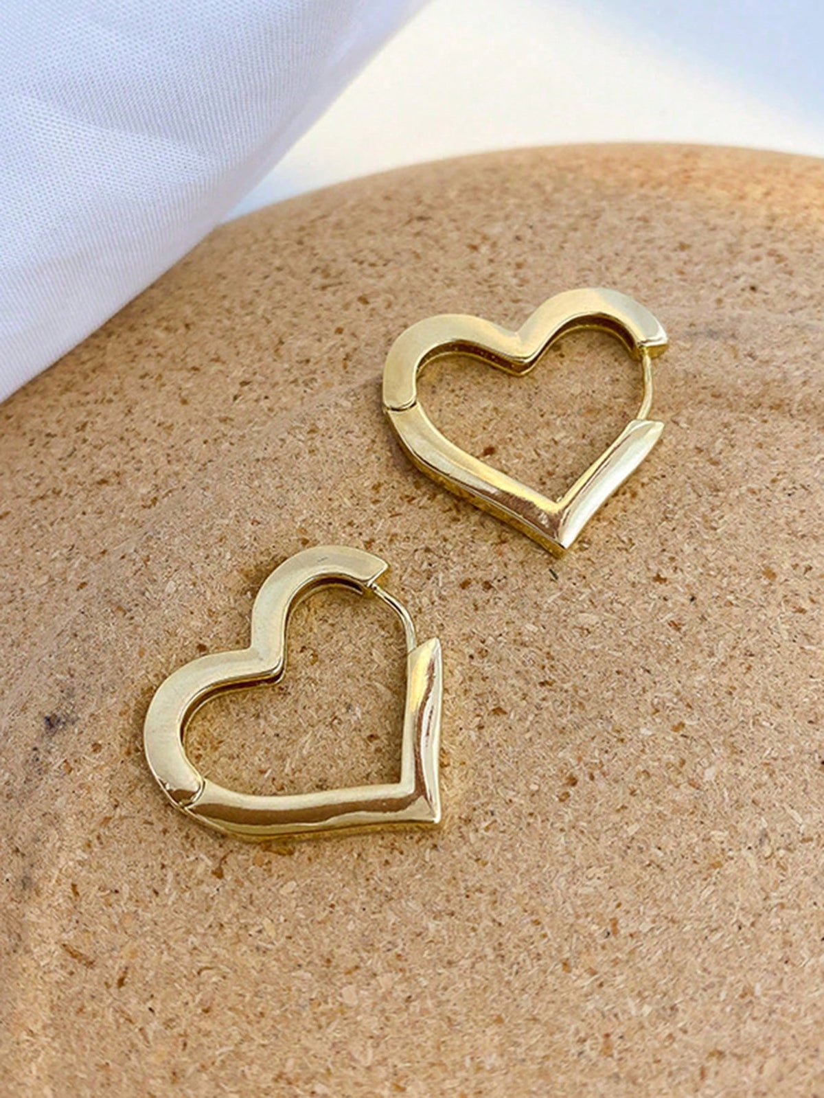 1pair Fashionable Simple Heart-shaped Versatile Ear Studs Earrings