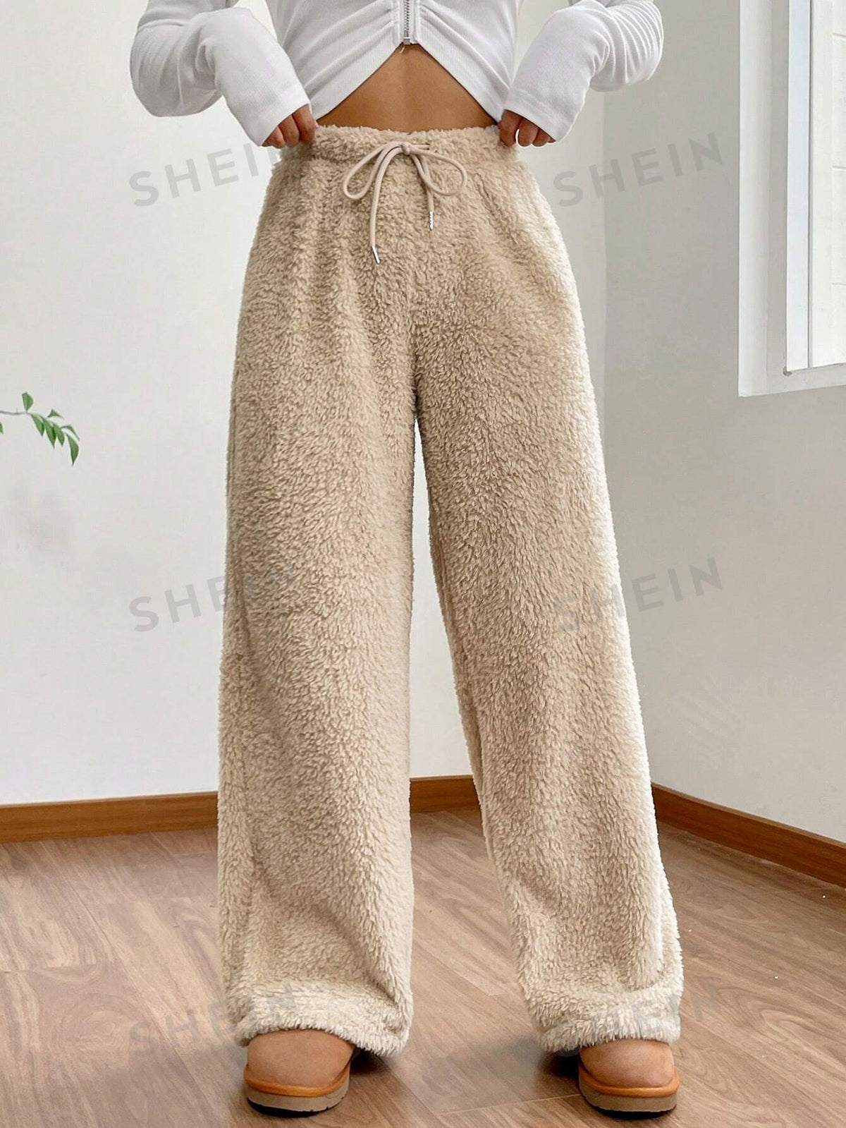 SHEIN EZwear Women's Solid Color Belted Loose Wide-Leg Plush Pants