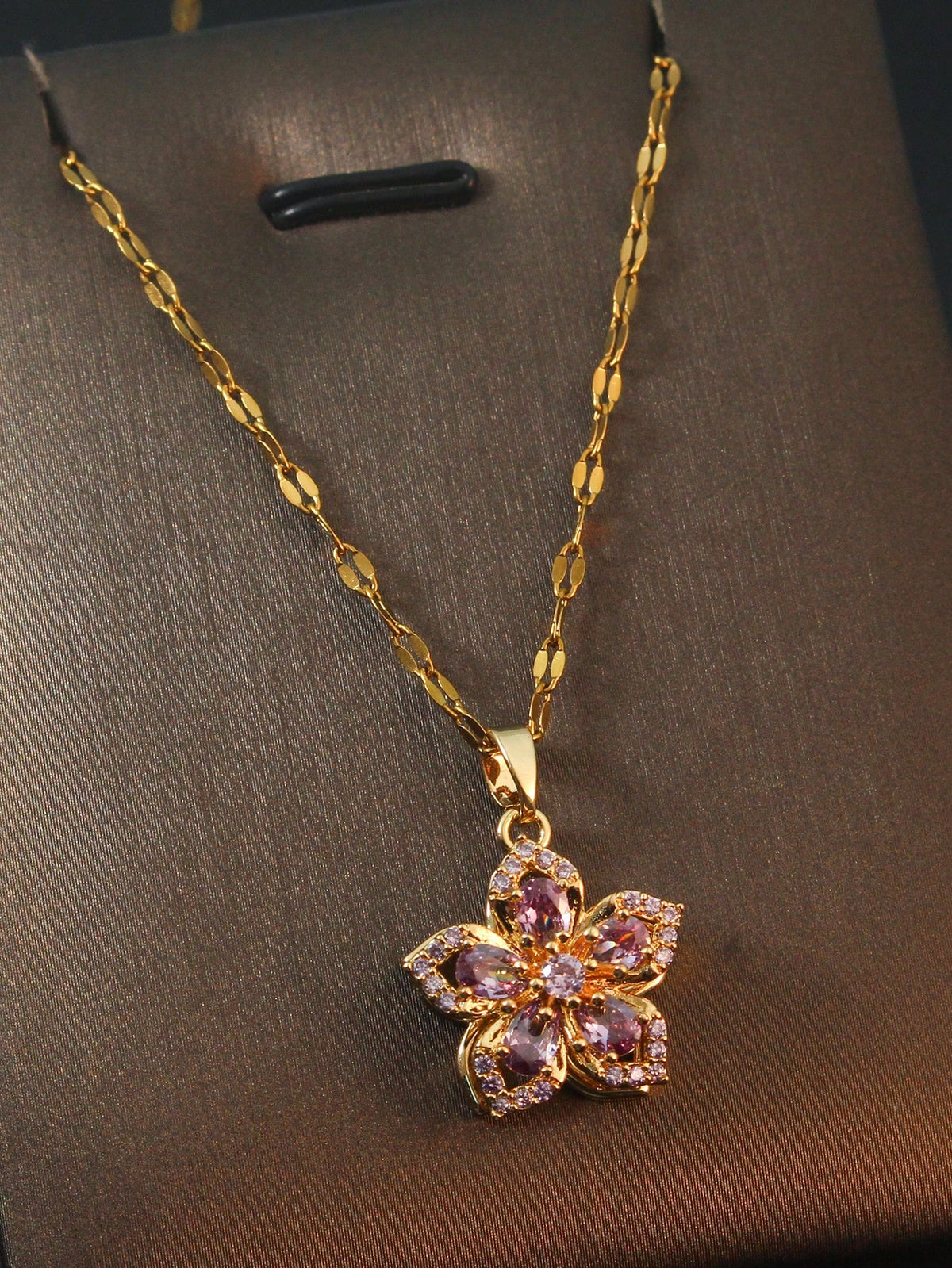 1pc Fashionable Cubic Zirconia Rotating Flower Pendant Necklace With Gold Plating, Suitable For Women's Daily Wear