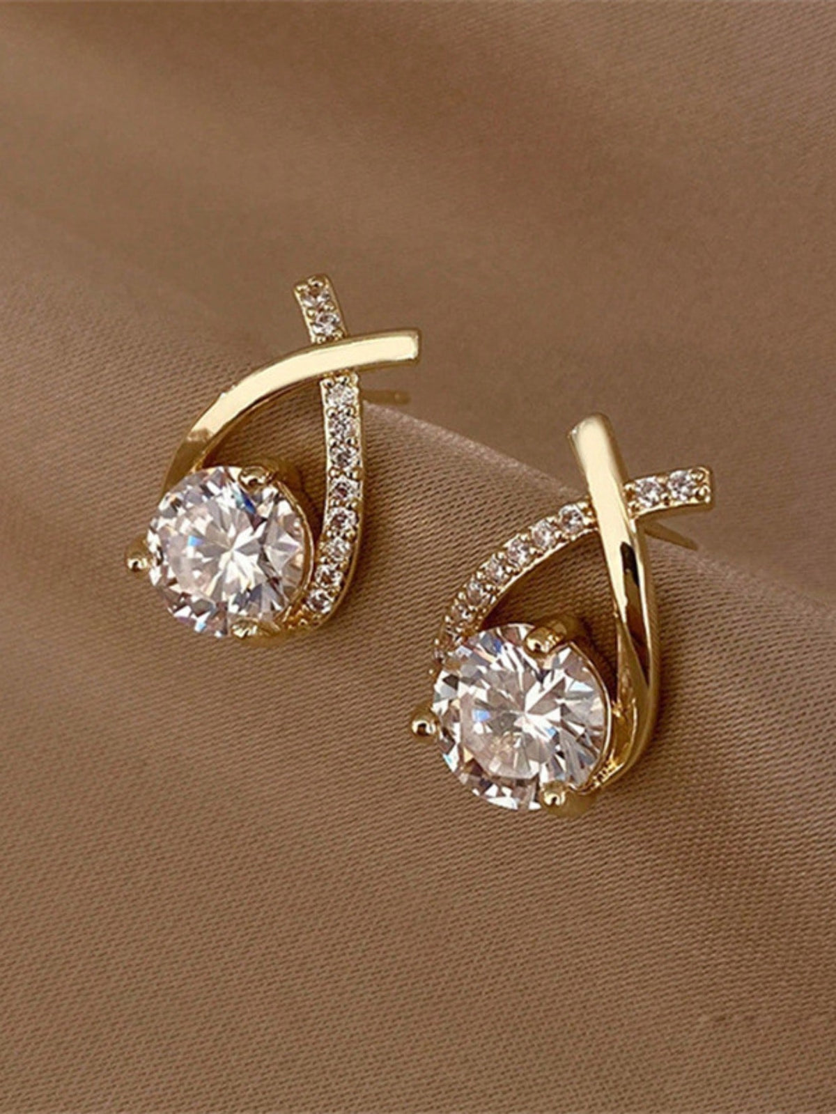 1pair Fashionable Cross Design Clear Stone & Rhinestone Stud Earrings Suitable For Women's Daily Life, Festival, Party