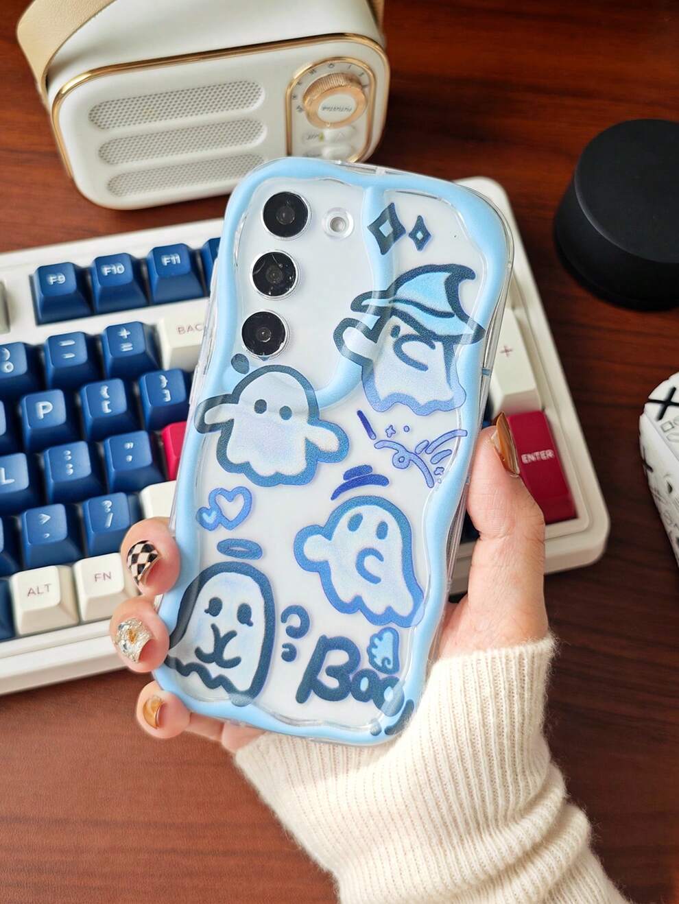 1pc Lovely Blue/Green Creative Cute Ghost/Devil White Cape Halloween Monster INS Style Cartoon Western Model, Transparent 3D Wavy Edge Full Coverage Anti-Drop, Compatible With Samsung S24/S23/S22/S21/