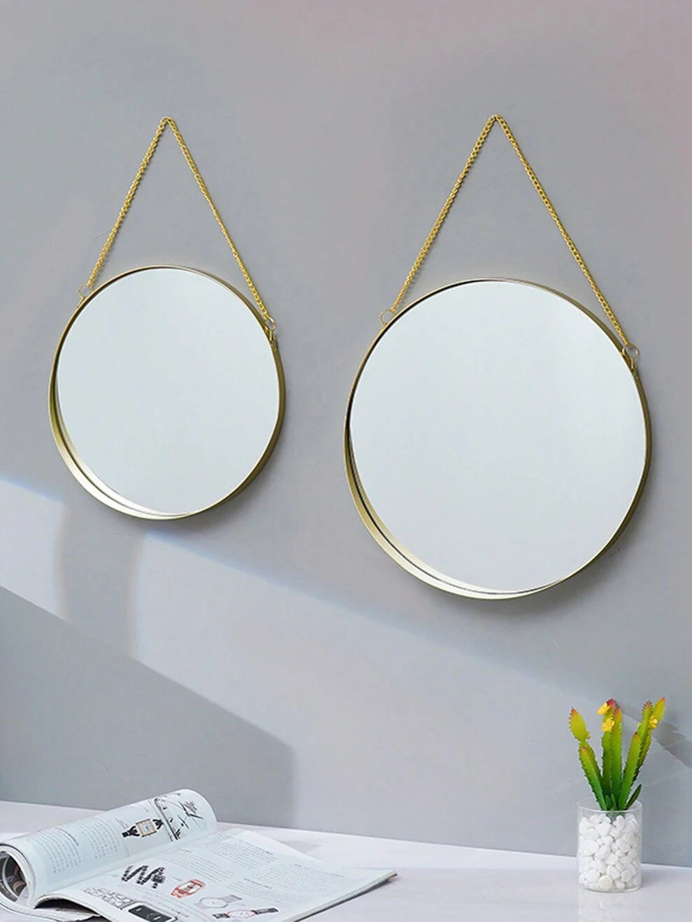 1pc Bathroom Wall-Mounted Round Mirror With Golden Iron Art Frame Border For Home Decoration