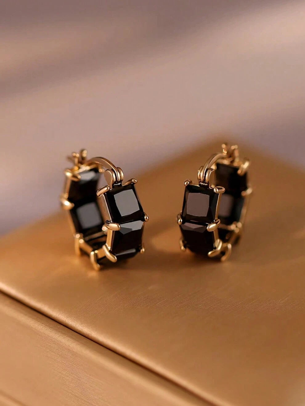 1pair Women's Simple & Fashionable Black Zircon Decor Ear Hoop, Unique Design Daily Earrings, Birthday Gift