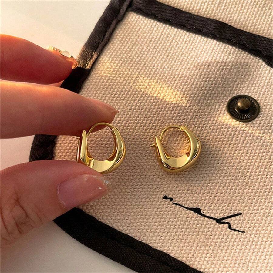 A Pair Of 18k Gold Plated Irregular Geometric Plain Hoop Earrings Simple Smooth Metal Earrings With All-Matching Earrings Earrings For Women