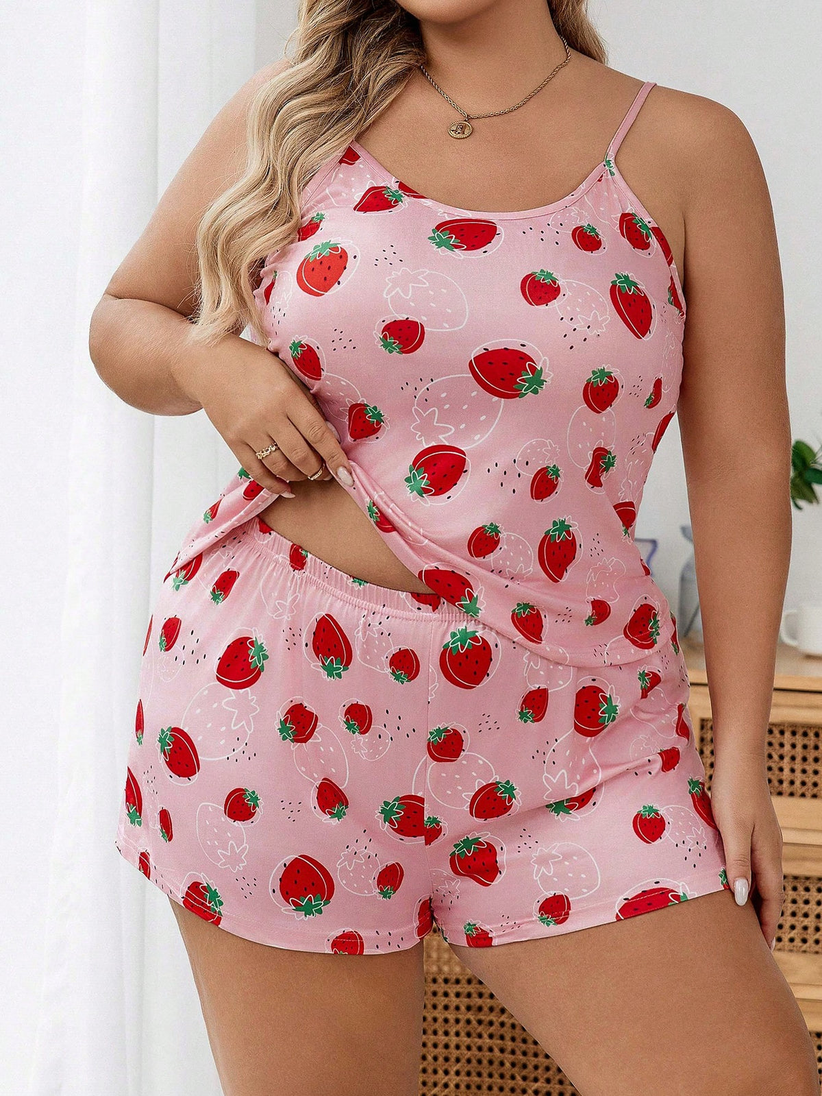 Women's Strawberry Printed Plus Size Cami Pajama Set