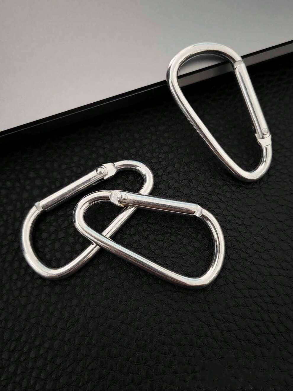 5pcs Men's D Shape Spring Keychain Metal Carabiner For Diy Jewelry Making, Sport Bottle & Camping Hiking Clip-On, Great Gift For Boyfriend Casual