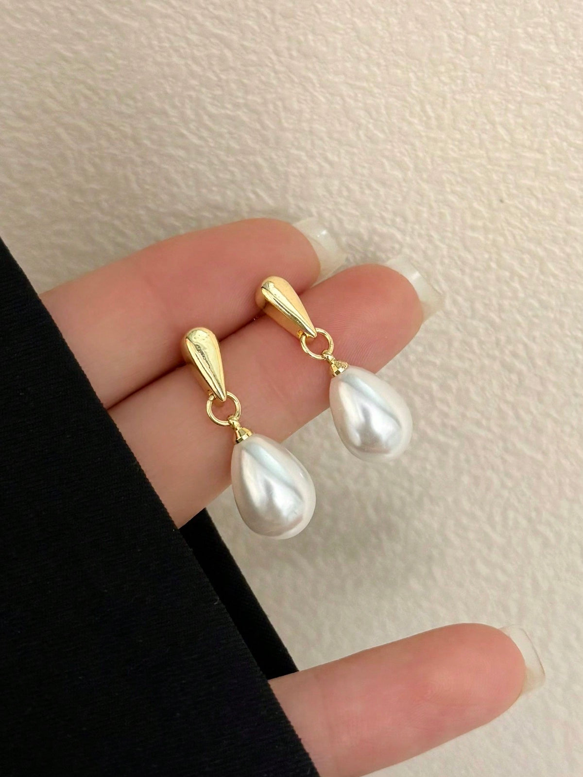 1pair Fashionable Simple & Elegant Waterdrop Shaped Faux Pearl Stud Earrings For Women, Perfect For Parties As Versatile Gift