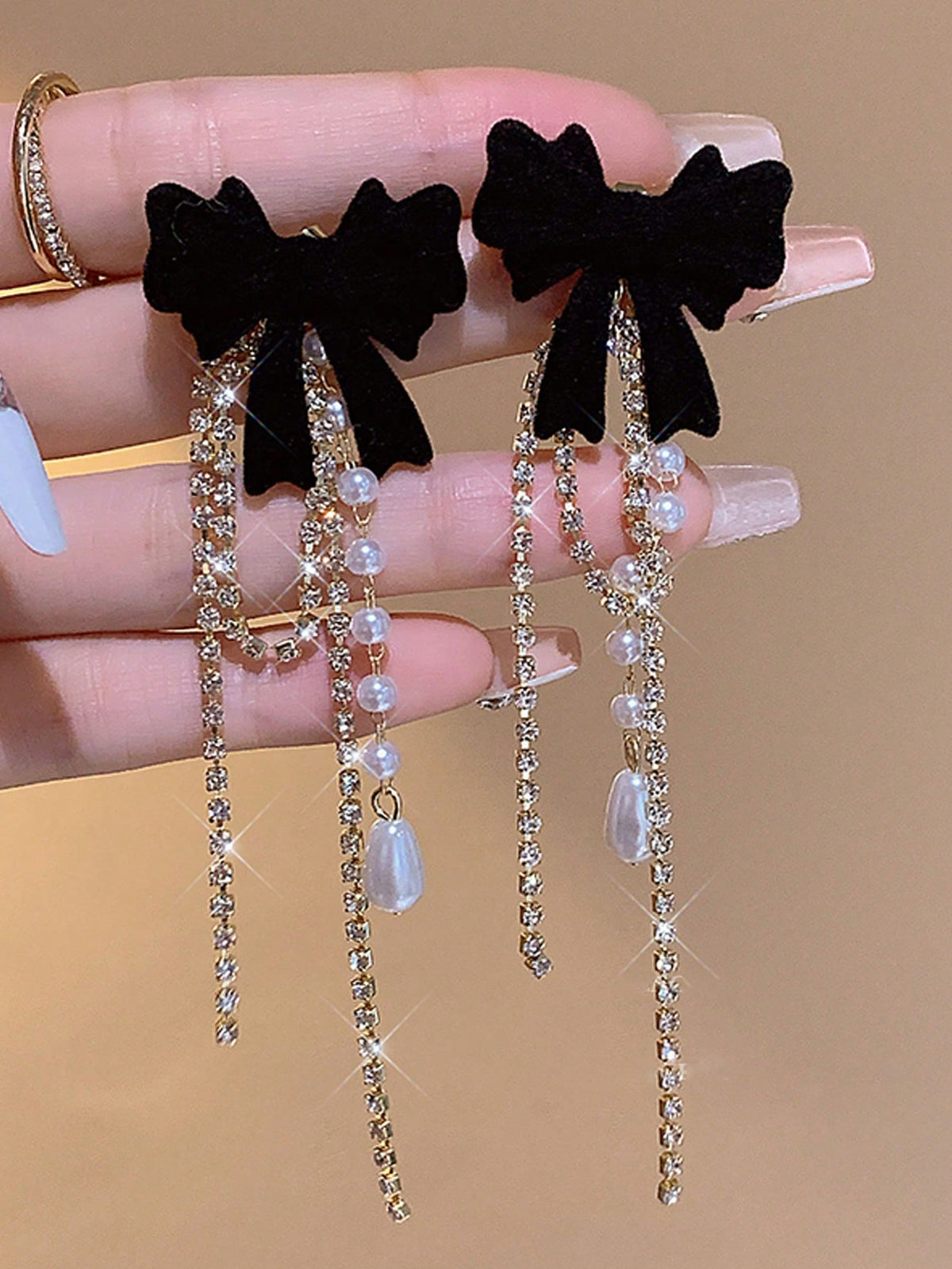 2pcs Black Bowknot Faux Pearl Pendant Earrings, Luxurious Rhinestone Chain Tassel Earrings, Long Trendy & Elegant Dangler For Women's Daily Wear, Parties, Gifts And Festive Occasions In New Arrival Je