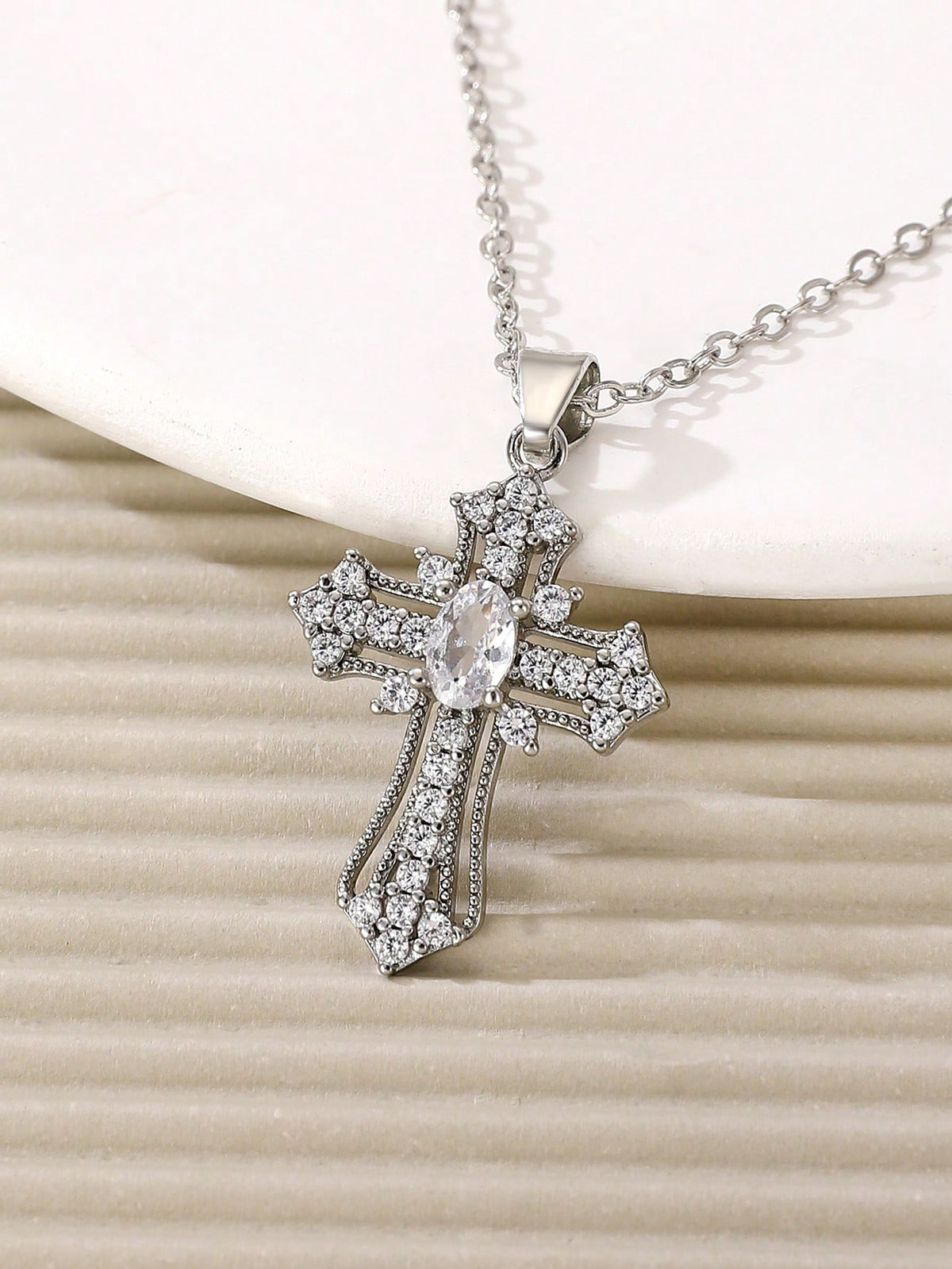 1pc Simple Copper-Plated & Micro-Inlaid & Rhinestone Virgin Mary Cross Pendant Necklace, Unisex Fashion Jewelry For Daily Wear