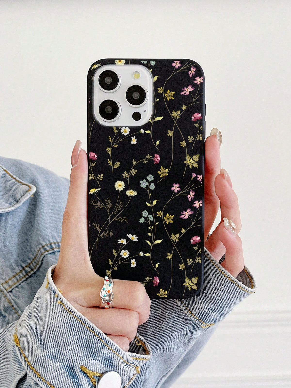 1pc Fresh Floral Printed Soft Silicone Black Phone Case Compatible With IPhone