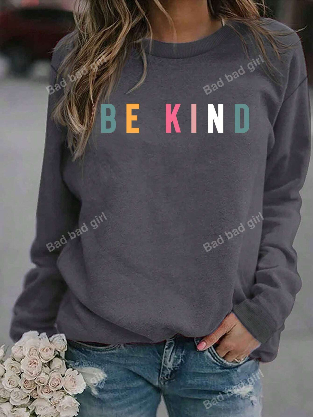 Women's Casual And Simple 'BE KIND' Design Letter Print Round Neck Sweatshirt