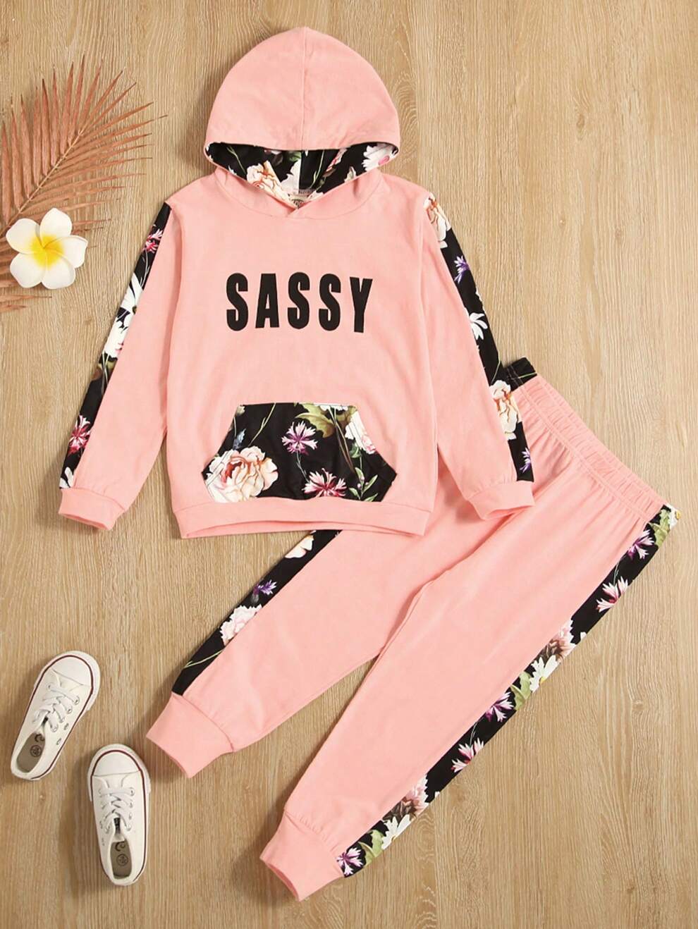 SHEIN Young Girl Letter Graphic Hoodie With Contrast Sideseam Joggers