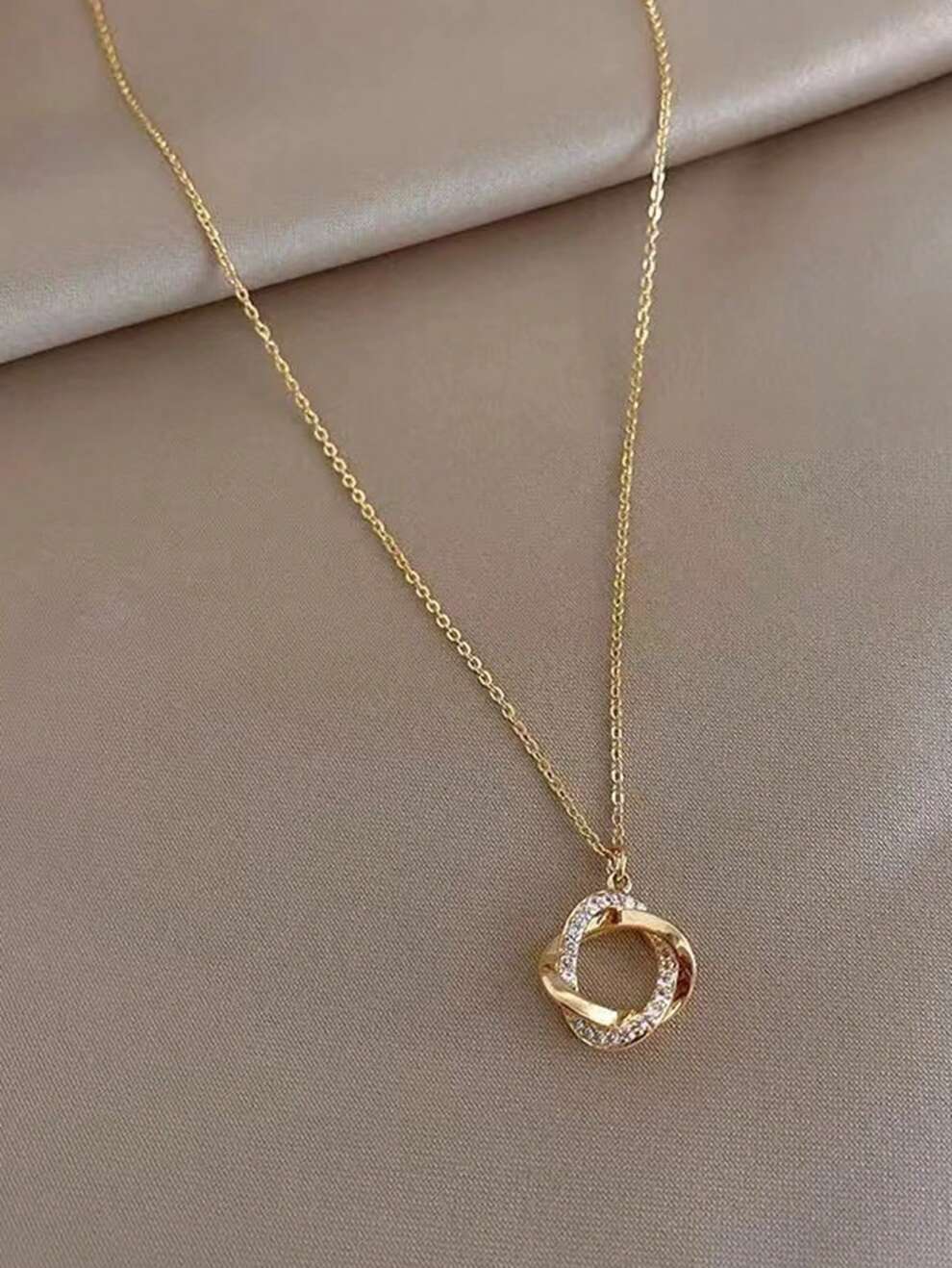 1pc 18K Gold Plated And Silver Plated Hollow Out Circle Geometric Collarbone Necklace Jewelry Gifts