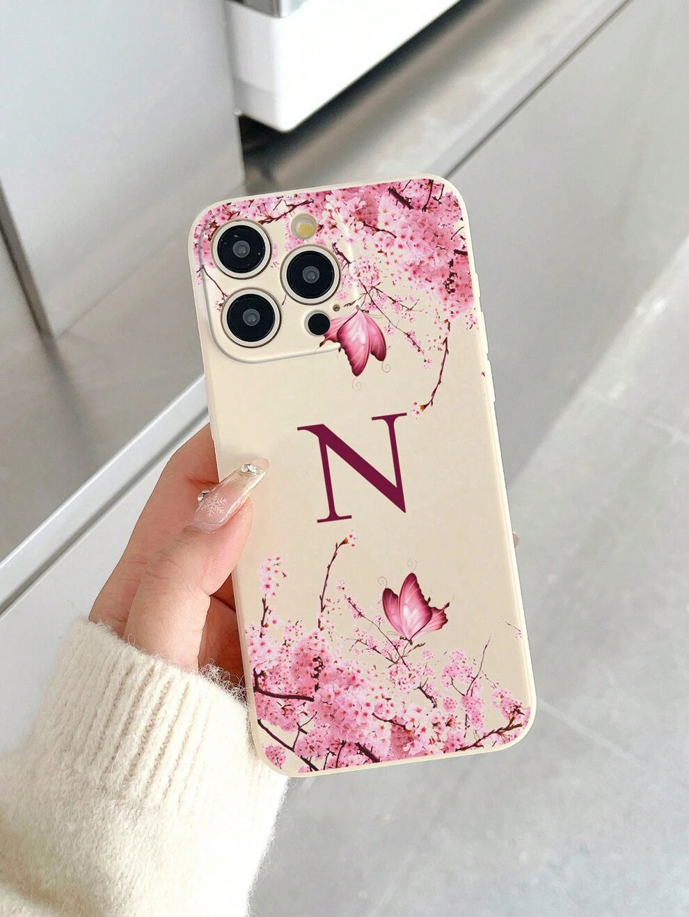 Vintage Flower & Butterfly Pattern, Letter N Beige Phone Case With Camera Lens Protection And Skin-Friendly Soft Silicone Material, Compatible With IPhone 11, IPhone 13, IPhone 14, IPhone 15, And Othe