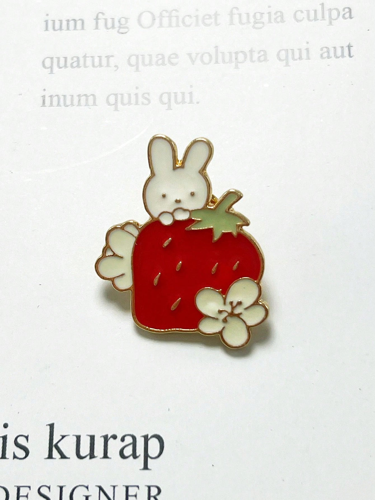 1pc Fashionable Lovely Zinc Alloy Drop Oil Strawberry Rabbit Clothing Accessory Brooch