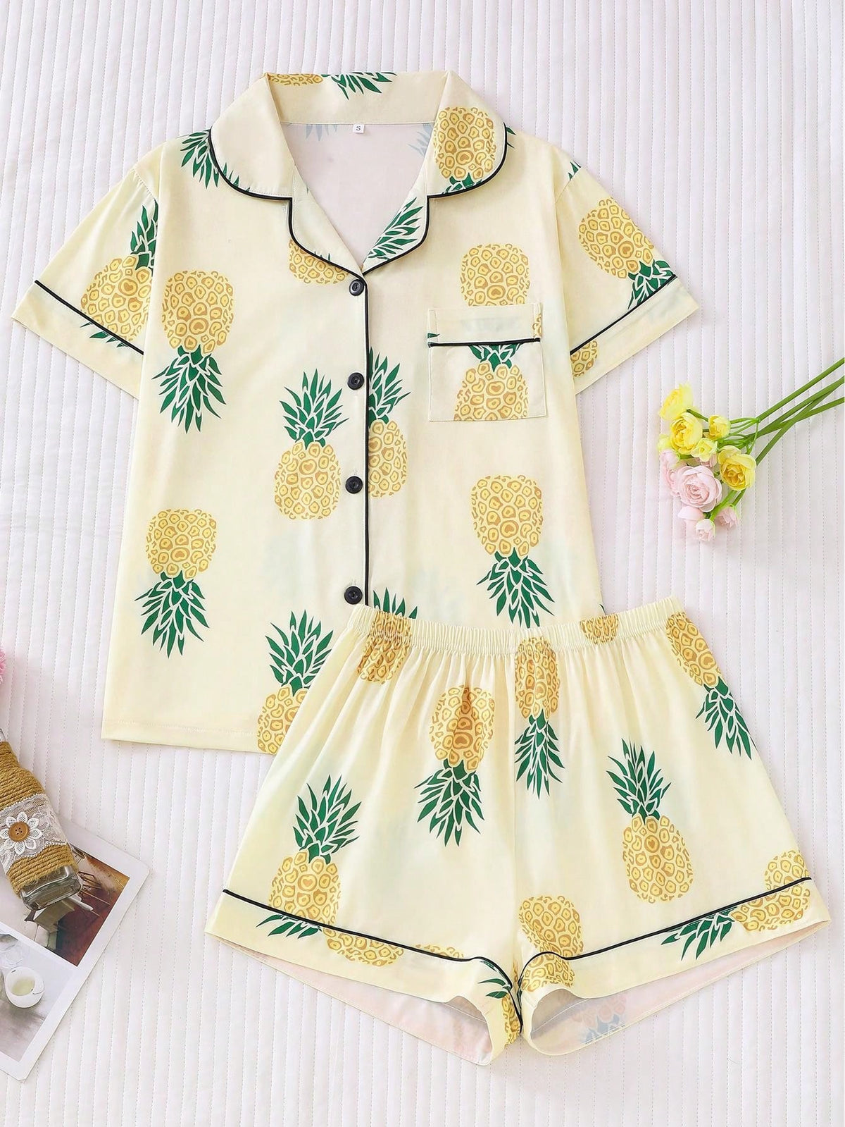 Fruit Pineapple Print Women's Pajama Set, Notched Collar Short Sleeve Top And Loose Shorts, Casual Women's Sleepwear And Loungewear