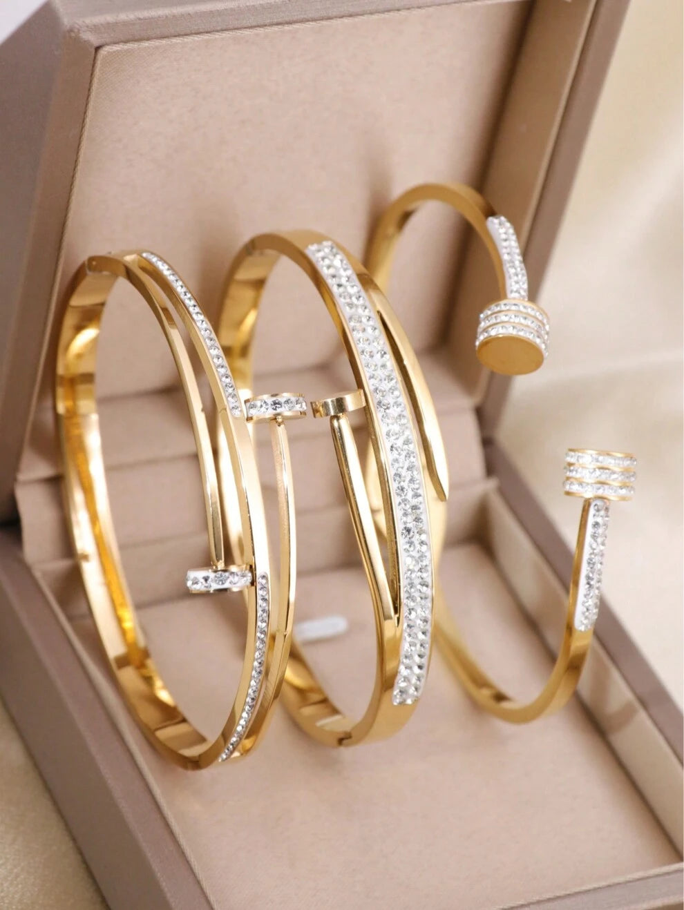 1pc Fashionable Luxury Rhinestone Set Gold Stainless Steel Women's Bracelet