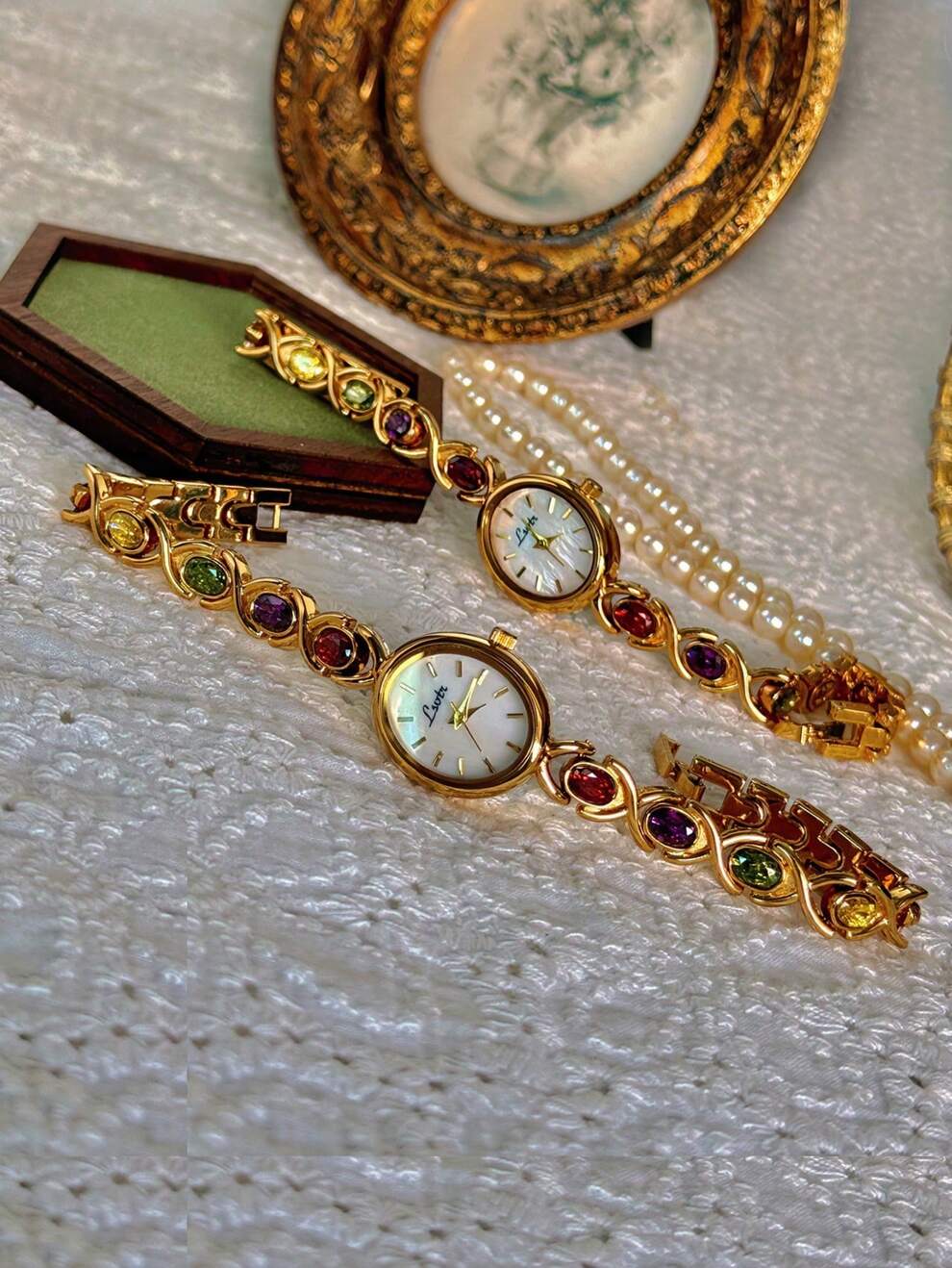 1pc New High-End Luxury Women's Watch Embedded With Colorful Tourmalines, Diamonds And An Oval Shaped Mother Of Pearl Dial. It Can Be Worn On A Daily Basis, Or For Occasions Such As Parties, Holidays