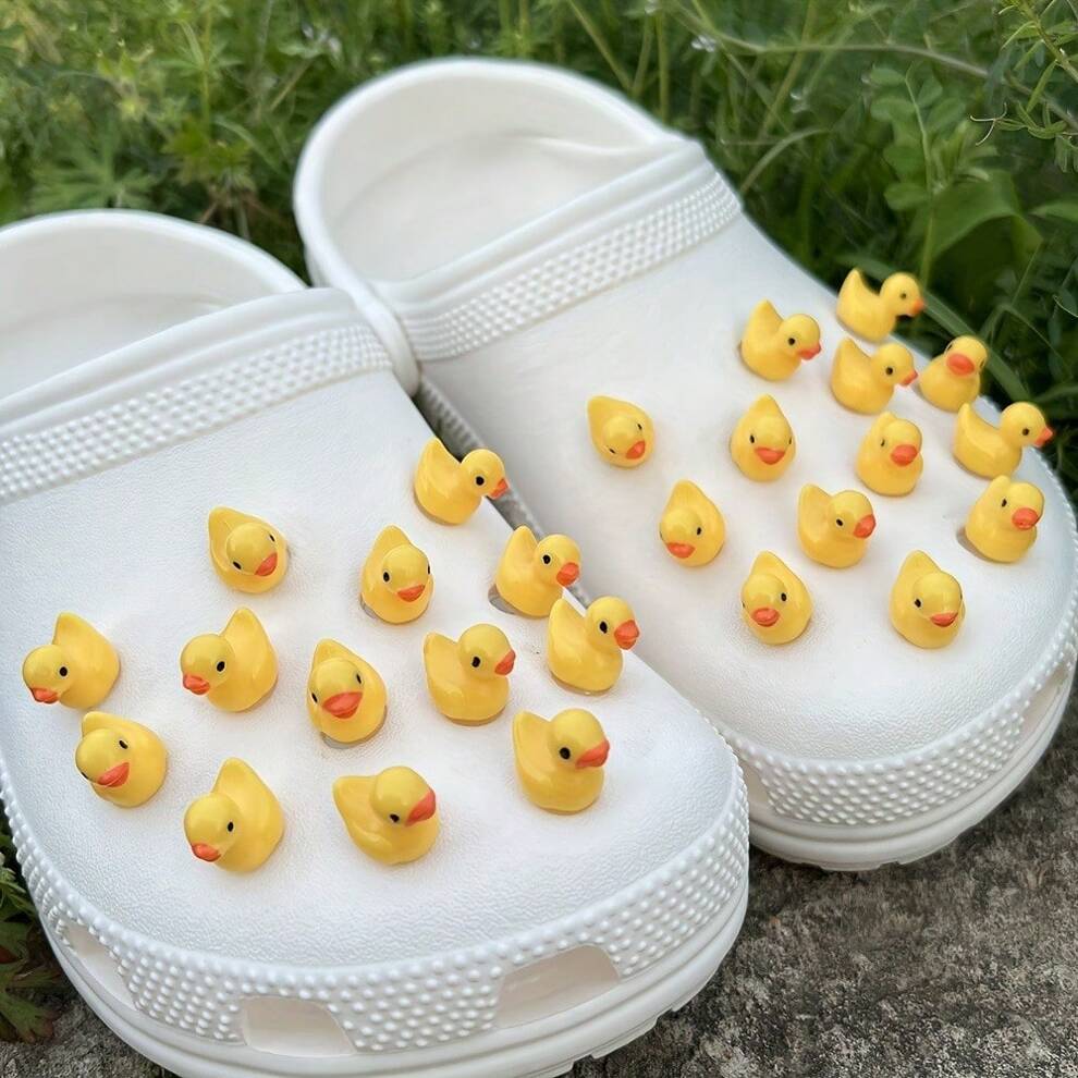 12/26Pcs 3D Yellow Duck Shoe Charms For , Clog, Slides, Sandals Decoration; Cute Animal Shoe Buckle Charms, Clog Pin Accessories For Kids, Girls, Boys, Party Favors, Gifts (Non-Integral Insert Decorat