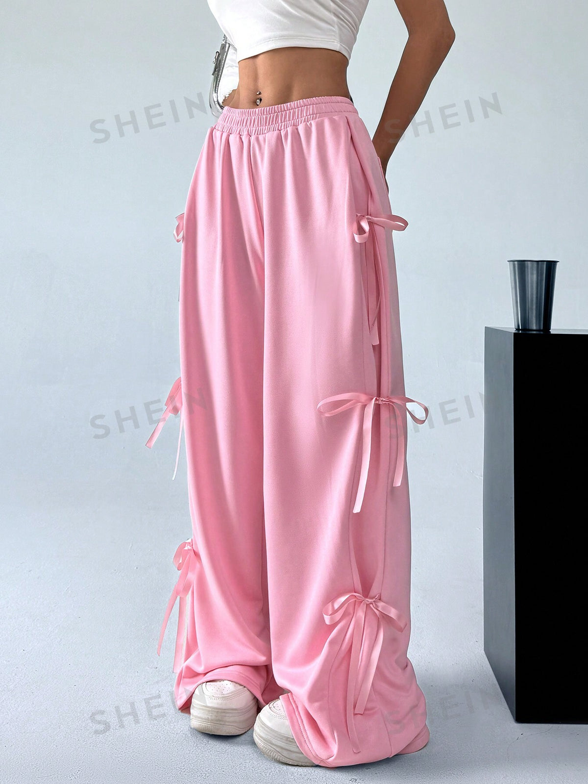 SHEIN EZwear Sweet And Cute Pink Bow Tie Belted Shorts For Spring/Summer