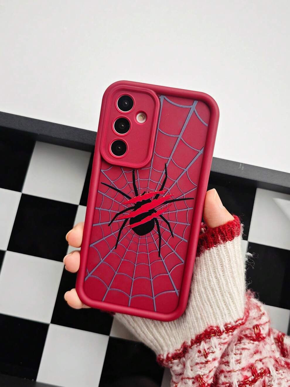 1pc Spider Web Wine Red Cool Creative European And American INS Style Trendy Spider Scratch Halloween Red Dark, Frosted Wine Red Lens Frame Ladder Design Full Coverage Anti-Drop Soft Case, Compatible