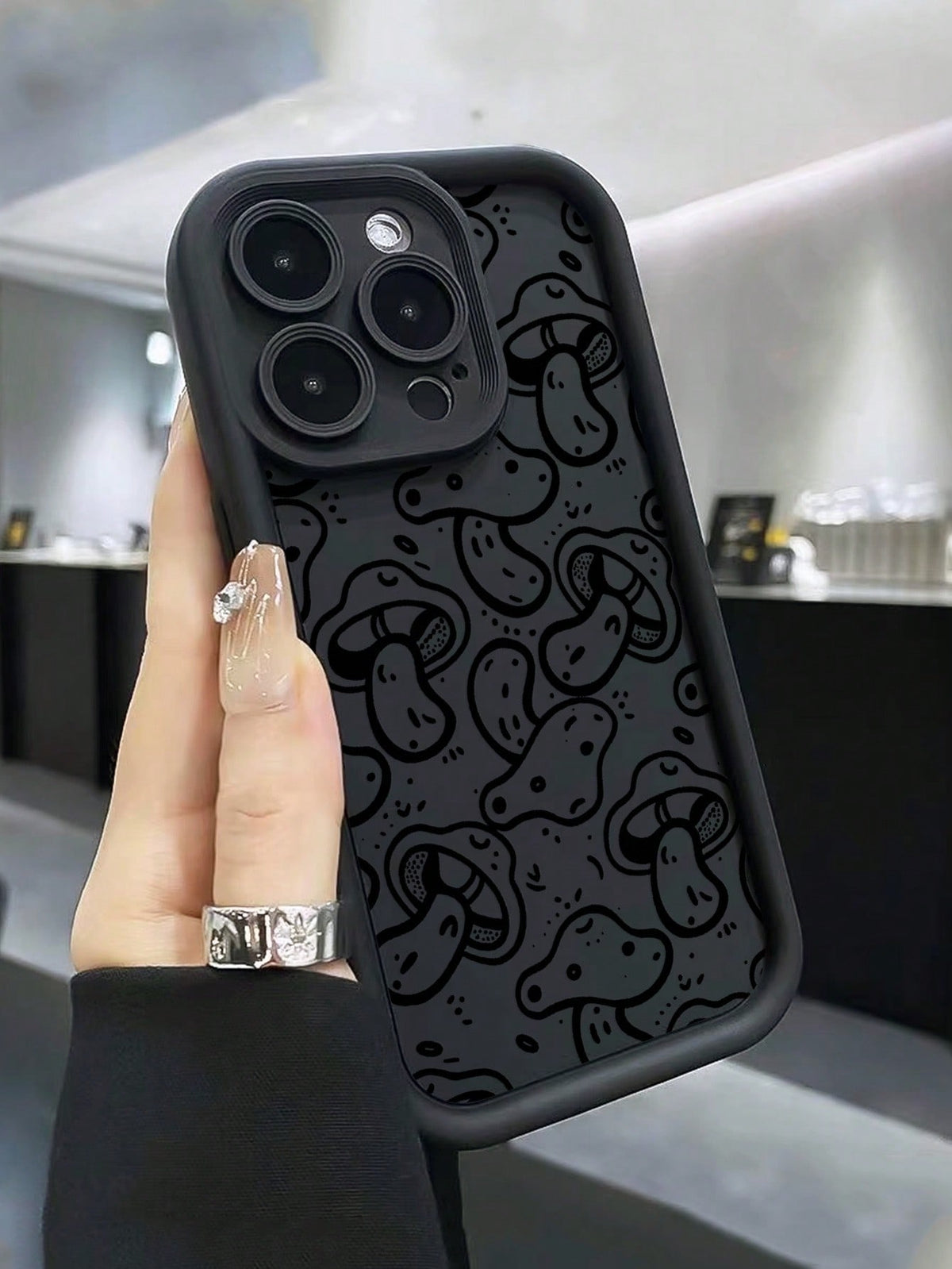 1pc Cute Cartoon Mushroom Pattern Painted Soft Protective Phone Case, Black, Compatible With IPhone 11/12/13/14/15/15Pro/15Plus/15ProMax/7Plus/8Plus/X/Xs Max/Xr/11Pro/12Pro/13Pro/14Pro/12Mini/13Mini/1