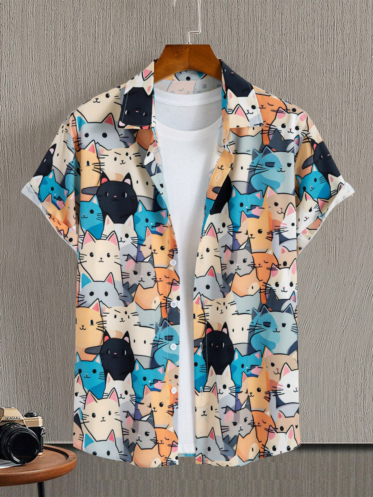 Manfinity Homme Men's Simple Colorful Cat Printed Short Sleeve Shirt