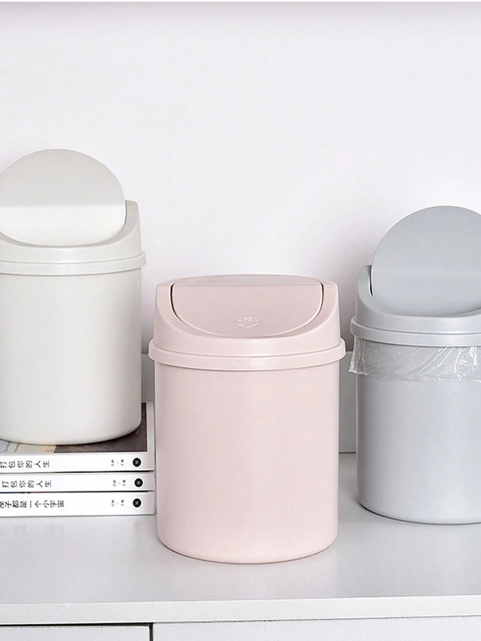 1pc Ins Style Desktop Mini Trash Can Bin With Cute Lid, Household Storage Box For Office/Bedroom