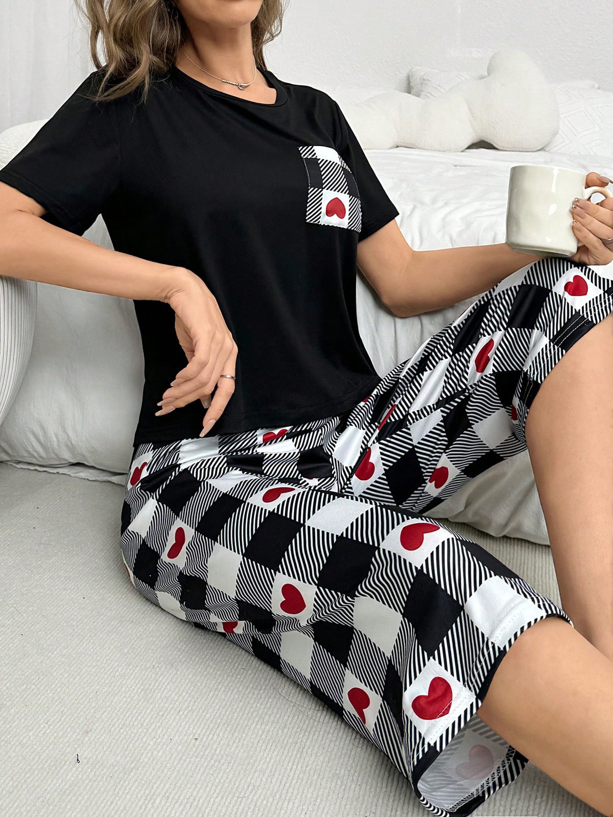 Women's Stylish Heart-Shaped Pocket Plaid Printed Pajama Set