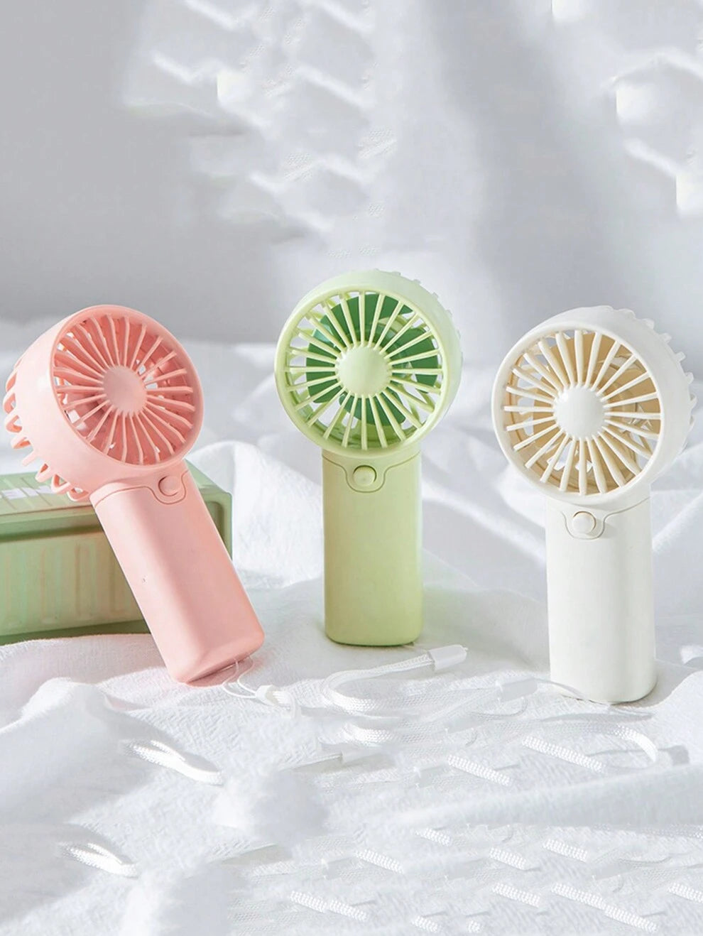 1pc Best-Selling Mini Pocket Fan Portable Battery Quiet Small Fresh Handheld Small Fan(The Battery Type Does Not Include The No.7 Battery, So The No.7 Battery Should Be Self-Equipped.)