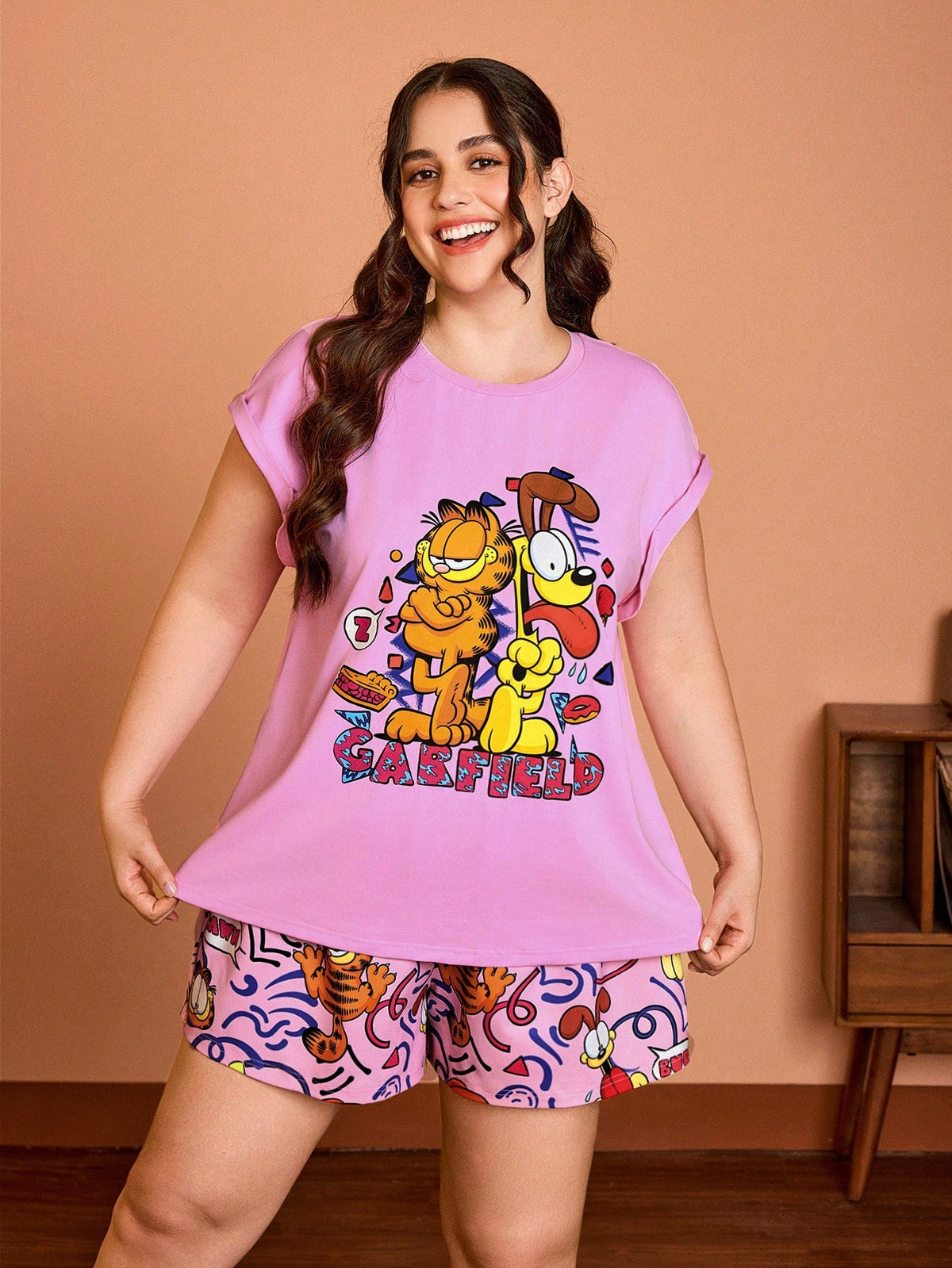 GARFIELD X SHEIN Plus Size Casual And Fashionable Cartoon Printed Casual And Comfortable Pink Pajama Set For Women, Summer