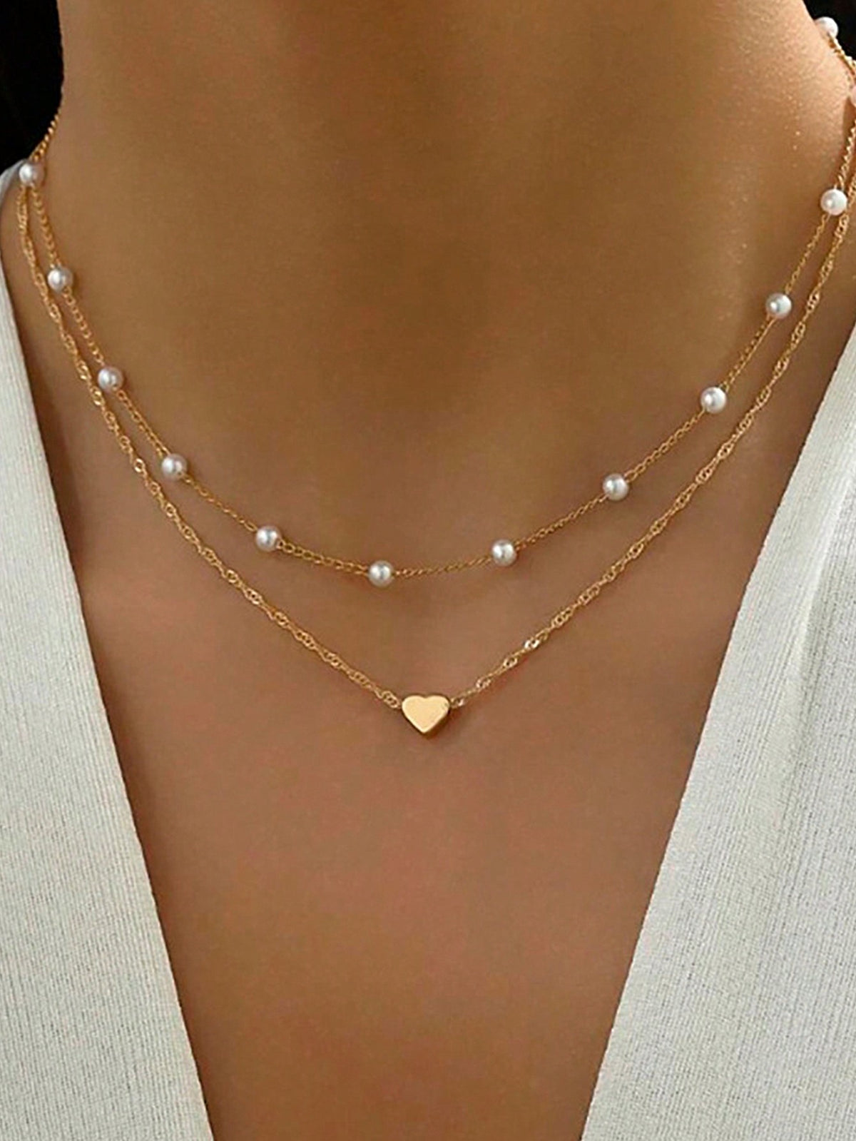 Exquisite Heart-Shaped Pendant With Imitation Pearl Collarbone Chain, Simple And Elegant Temperament Necklace, Exquisite Party Versatile For Daily Wear, Women's Jewelry (Random Number Of Imitation Pea