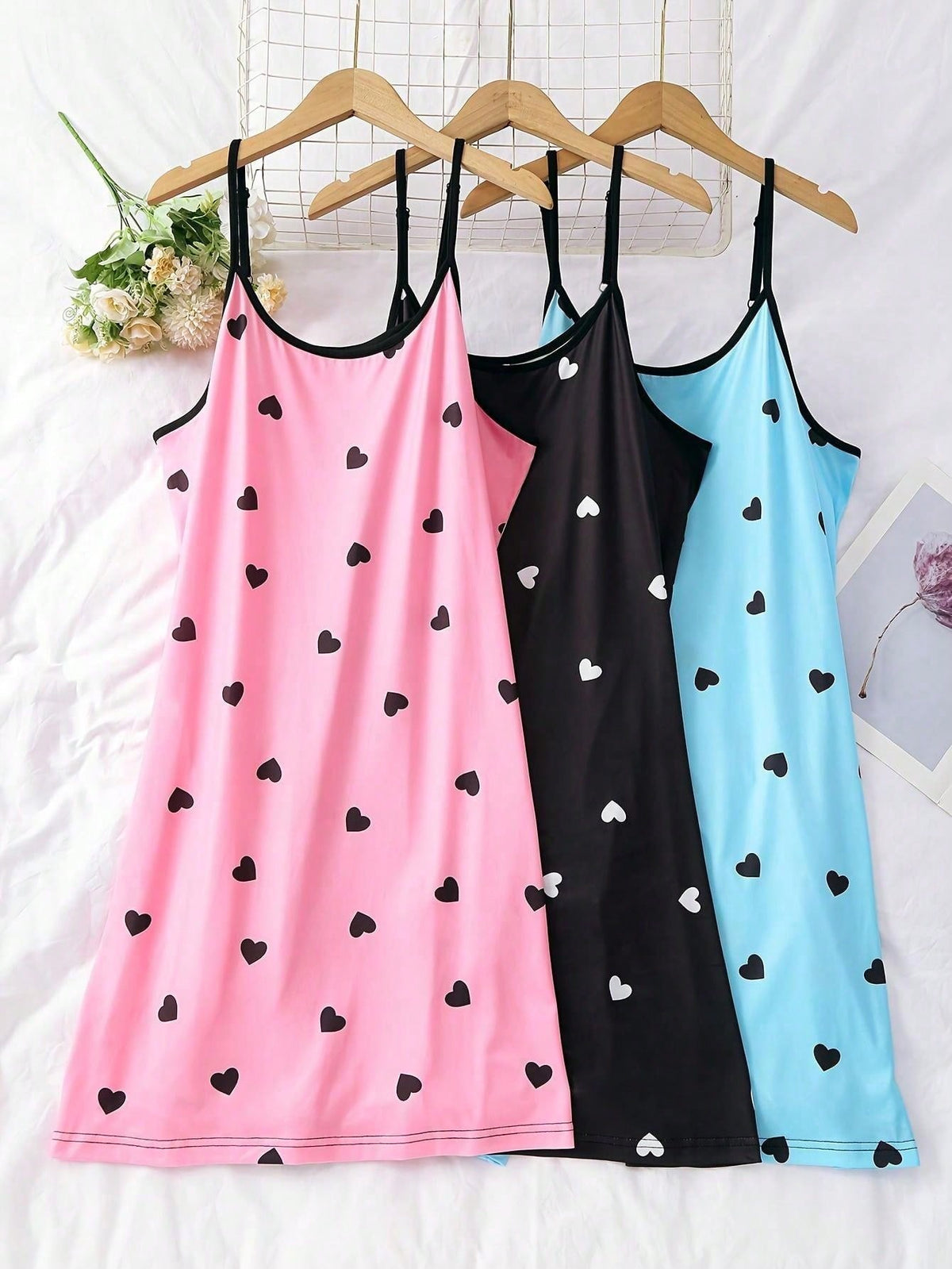 3pcs Plus Size Women's Heart Print Nightgown Set With Contrast Trim - Cute & Comfy Sleepwear