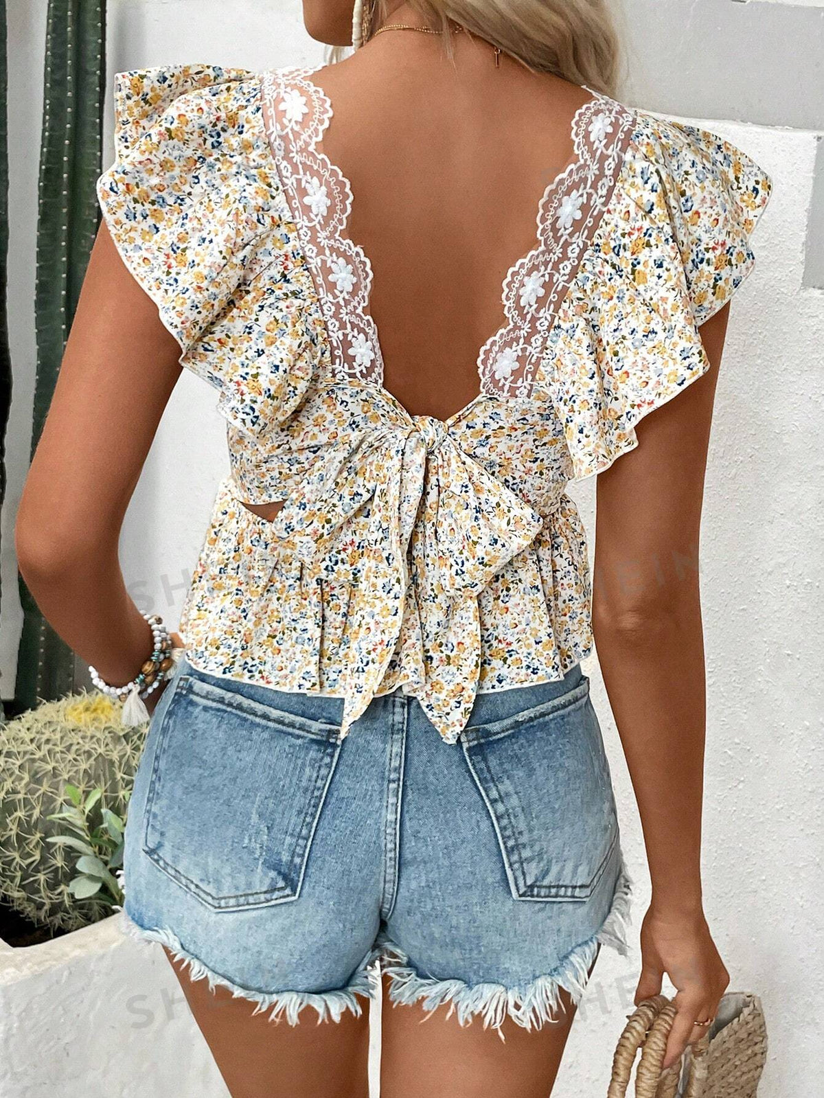 SHEIN LUNE Vacation Casual Ditsy Floral Contrast Lace Trim Back Tie Hollow Ruffle Hem Blouse