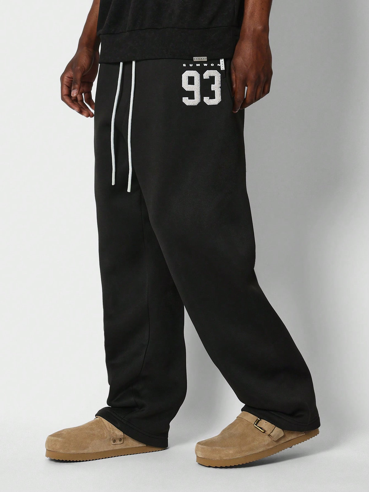 SUMWON Drop Crotch Jogger With Front Applique College Ready