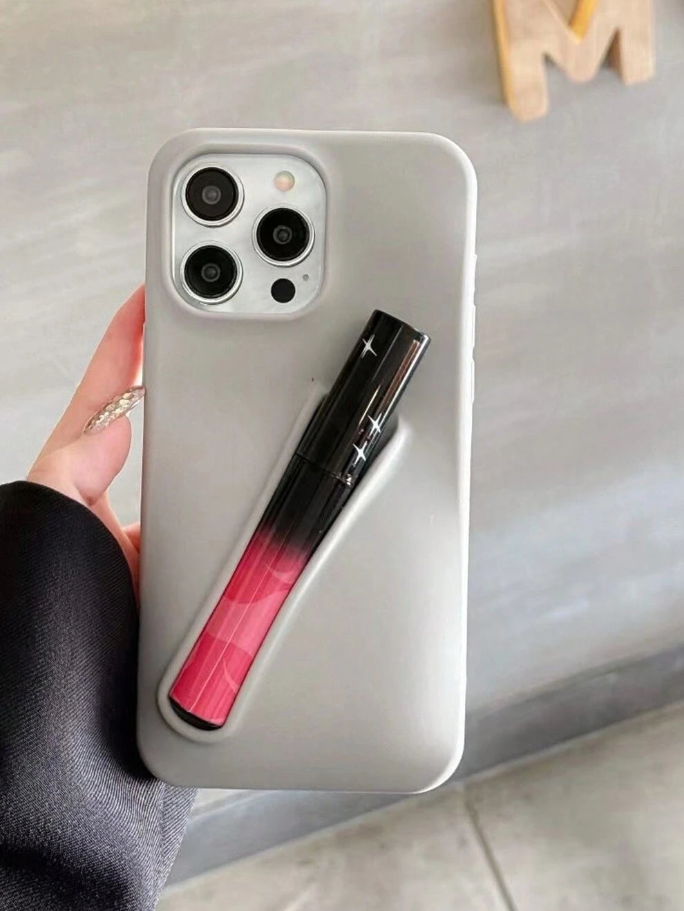 1pc Lipstick/Lip Gloss Silicone Anti-Fall Phone Case