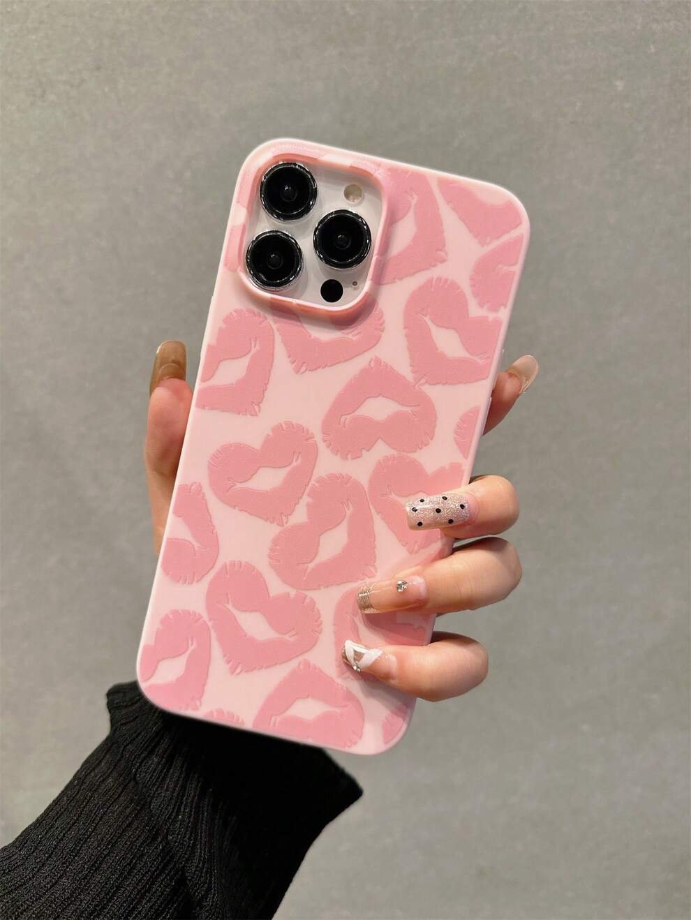 One Pink Heart-Shaped Large Hole Phone Case For IPhone 15 Pro Max/14 Plus/13 Pro Max/12/11/7G/7P/IX/XR/XS Max