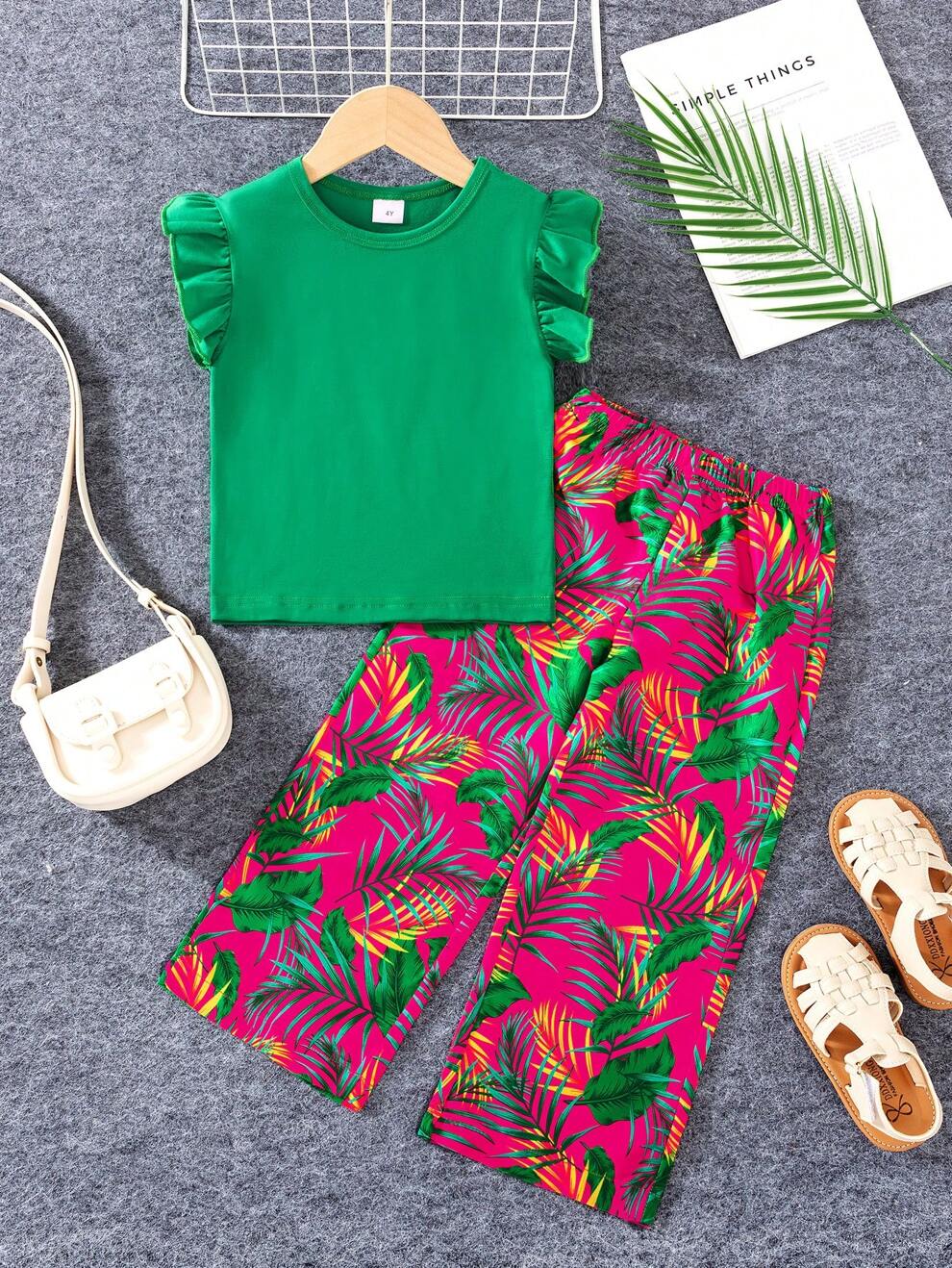 Young Girl Solid Color Round Neck Cap Sleeve Top And Tropical Plant Print Shorts Set