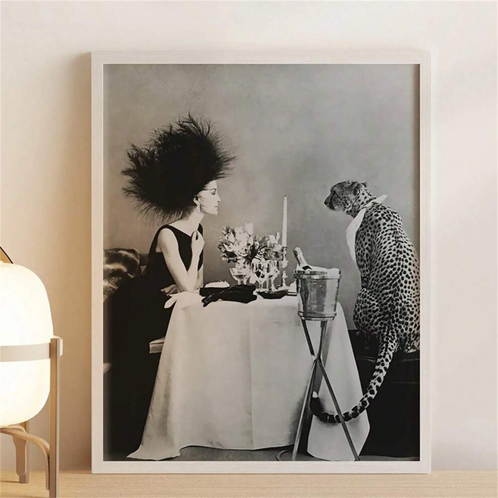 1pc Woman With A Cheetah Fashion Poster Model Photography Black And White Wall Art Picture Canvas Print Bedroom Home Decor Painting No Frame