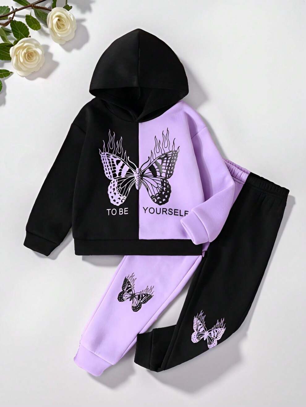 Young Girl Butterfly Printed Splicing Hoodie And Tapered Jogger Set