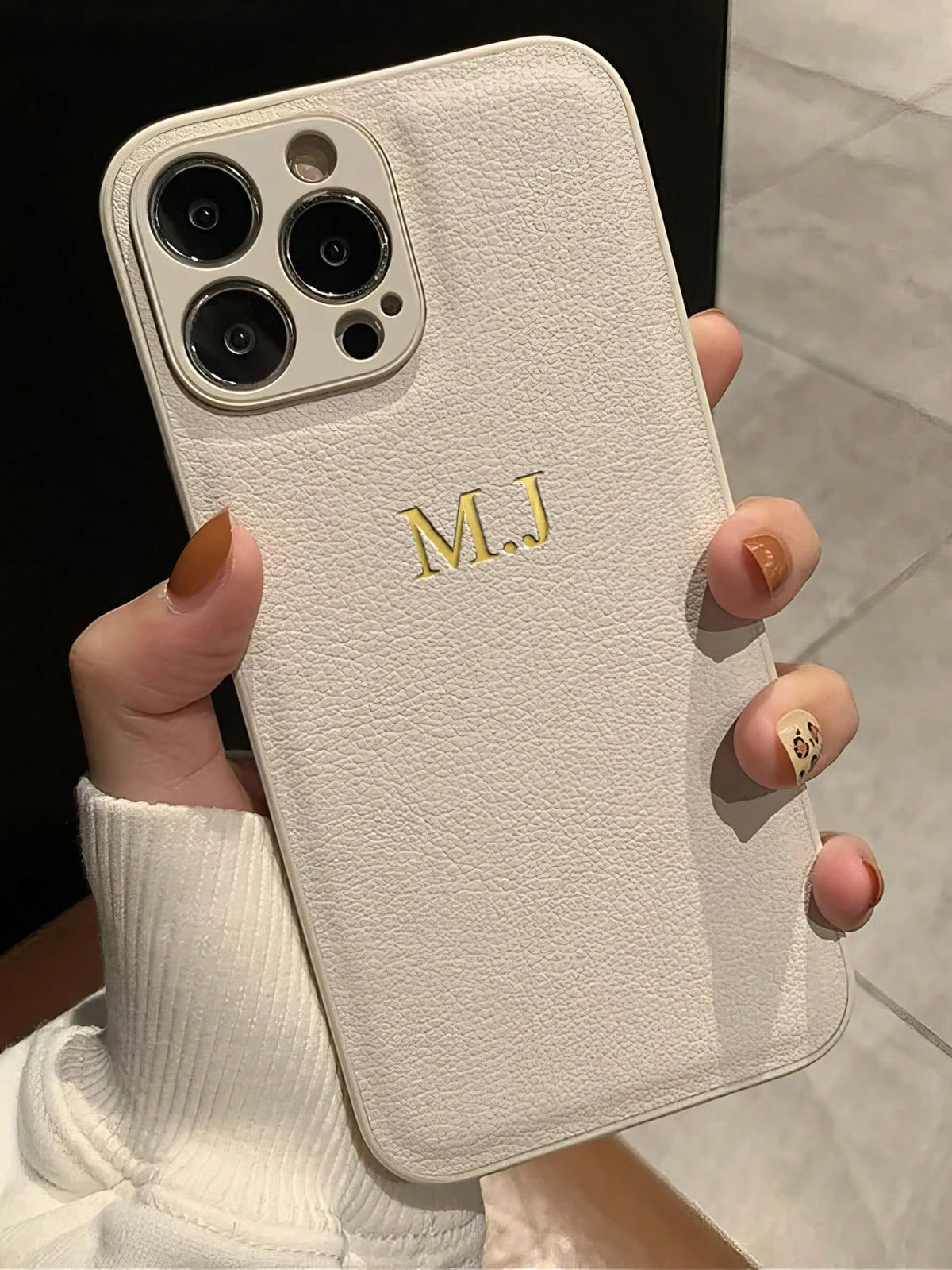 Customized Phone Case Compatible With Iphone 15 14 13 12 11 Pro Max 15 14 Plus Back Cover INS Luxury Korea Leather Shckproof Case Personalized Initials Name 3D DIY Engraved Gold Letters Hot Stamping T