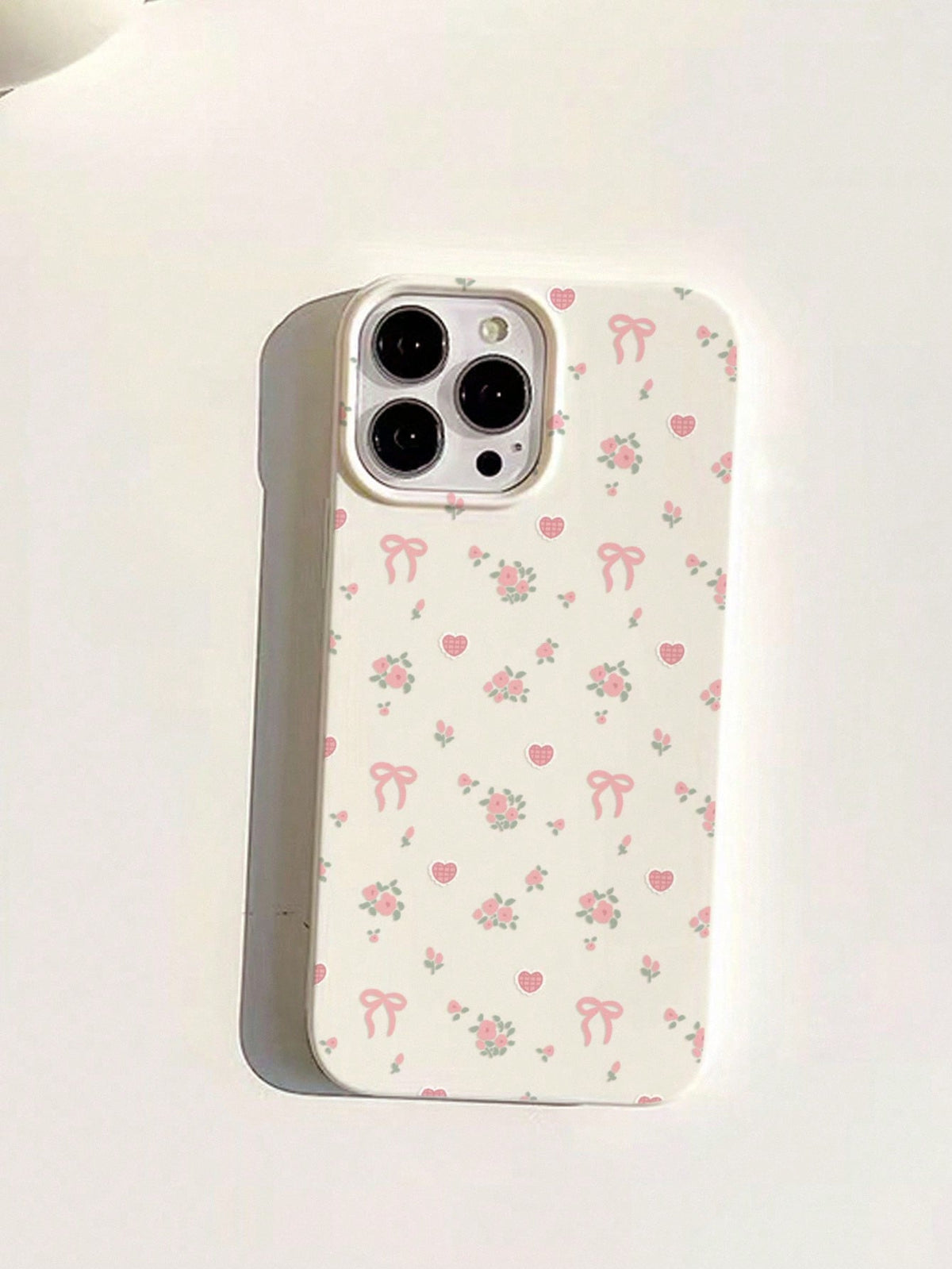 Jelly Case With White Shattered Bowknot Heart Flower Pattern, Compatible With IPhone 11/12/13/14 Pro Max/15