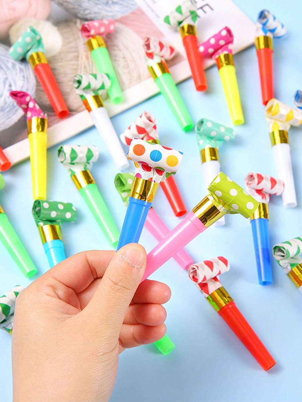 20pcs Party Supplies Birthday Party Cartoon Blow Dragon Booster Toy Clown Blowouts Whistle Horn Blowing Dragon Props (Random Style)