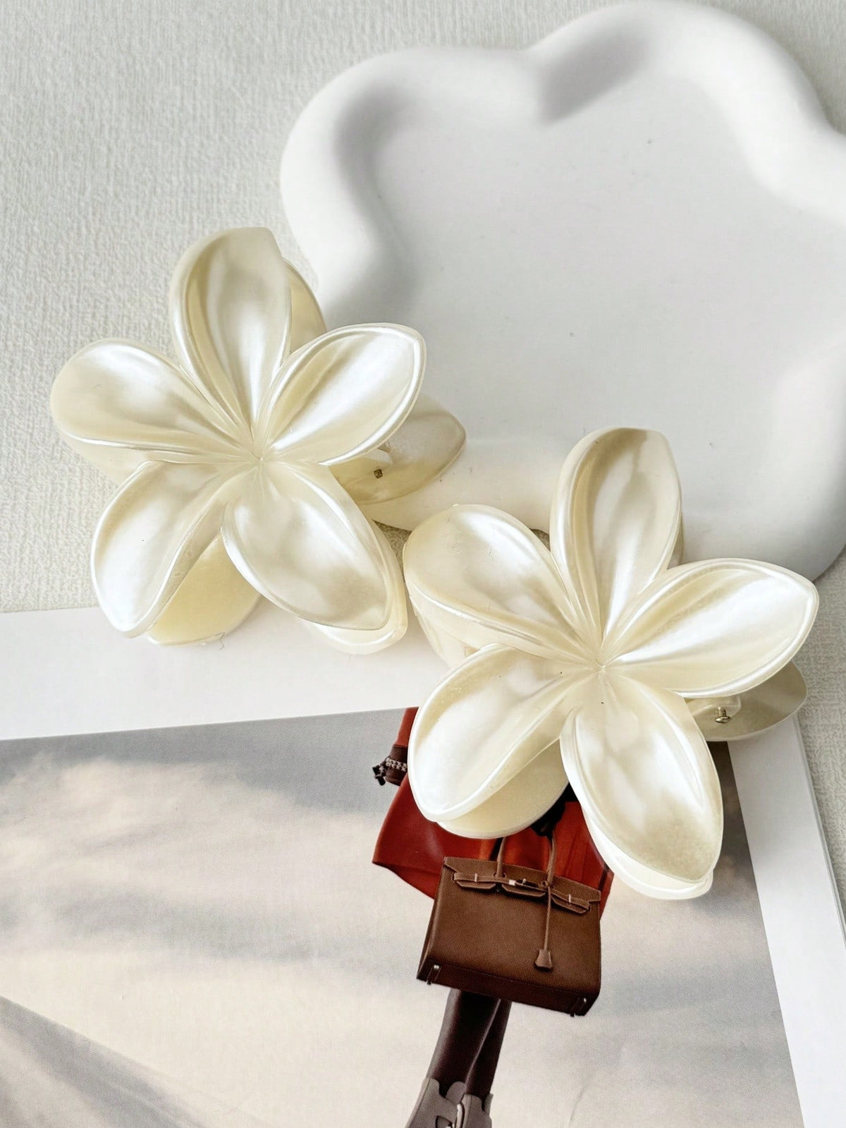 2pcs Flower Claw Clips For Women, Simple Hair Accessories For Beach Vacation, Hairstyling Clamps