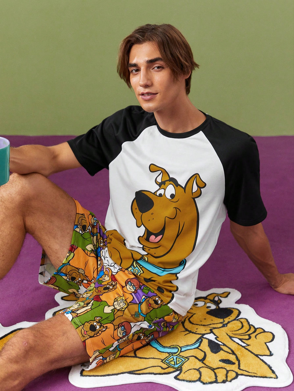 SCOOBY-DOO X SHEIN Men's Casual Knit Cartoon Dog Head Printed Contrast Color Stitching Short Sleeve T-Shirt And Shorts Home Outfit Set