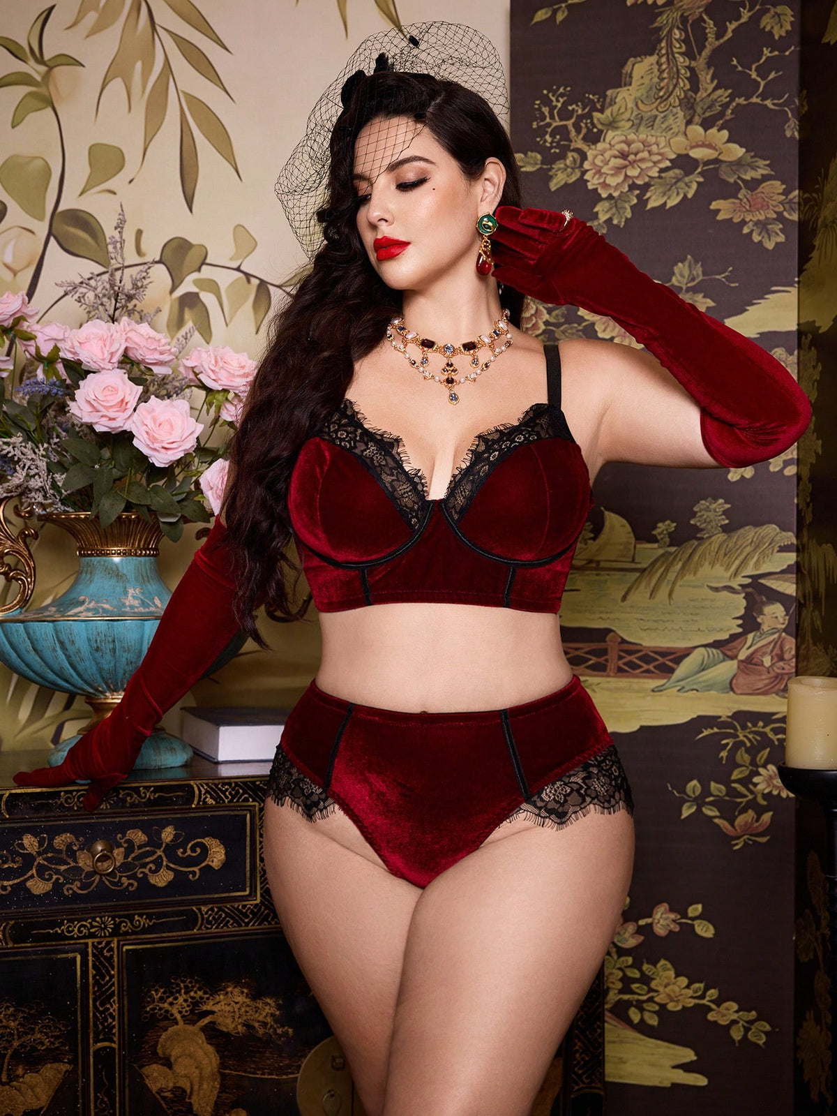 SHEIN PinupGlam Plus Contrast Lace Velvet Bra & Panty Lingerie Set