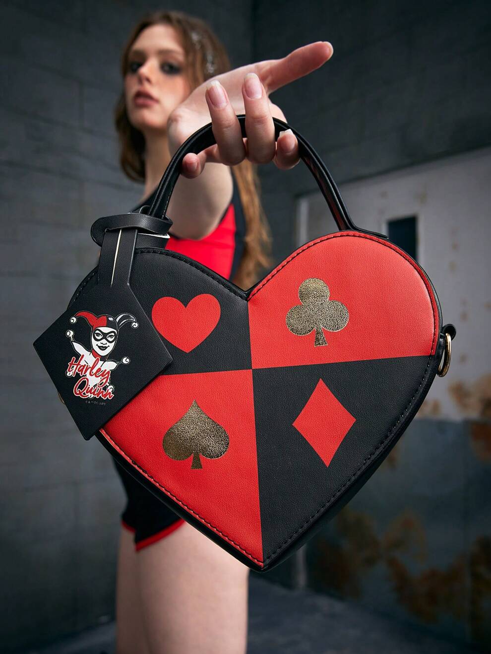 Harley Quinn X SHEIN Women's Heart Shaped Shoulder Bag With Playing Card & Cartoon Character Print