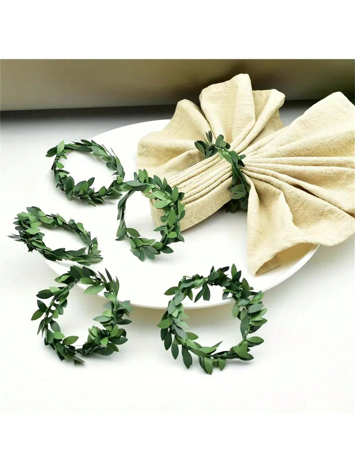 10pcs 6cm PVC Leaves With Metal Wire Ivy Green Leaf Wreath Napkin Rings, Decoration For Birthday, Farm, Wedding, Restaurant, Hotel, Valentine's Day, Party, Buffet Table Decoration, Party Supplies, Hom