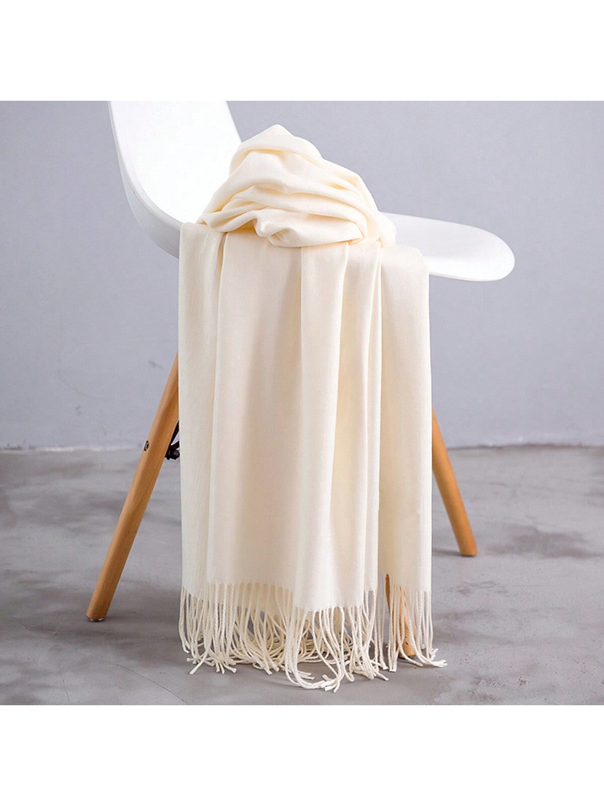 1pc Women's White Ultra-Lightweight Soft Breathable Faux Cashmere Fringed Scarf, Multi-Use As A Long Scarf Or Air-Conditioning Shawl, Simple And Elegant, Suitable For Daily Use In All Seasons