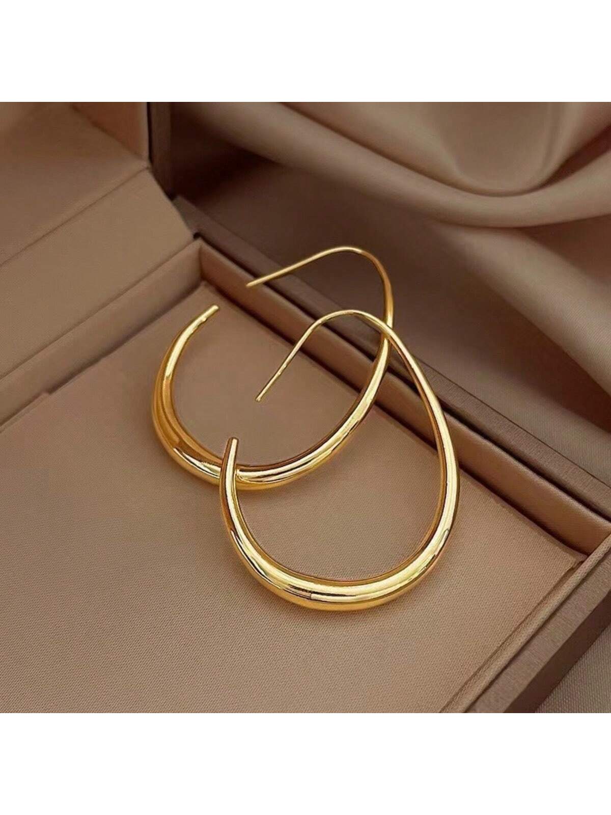 Lightweight Teardrop Hoop Earrings For Women, Bright And Shiny Gold Plated Large Oval Pull Through Hoop Earrings High Polished Statement Jewelry Gift For Women Teen Girls